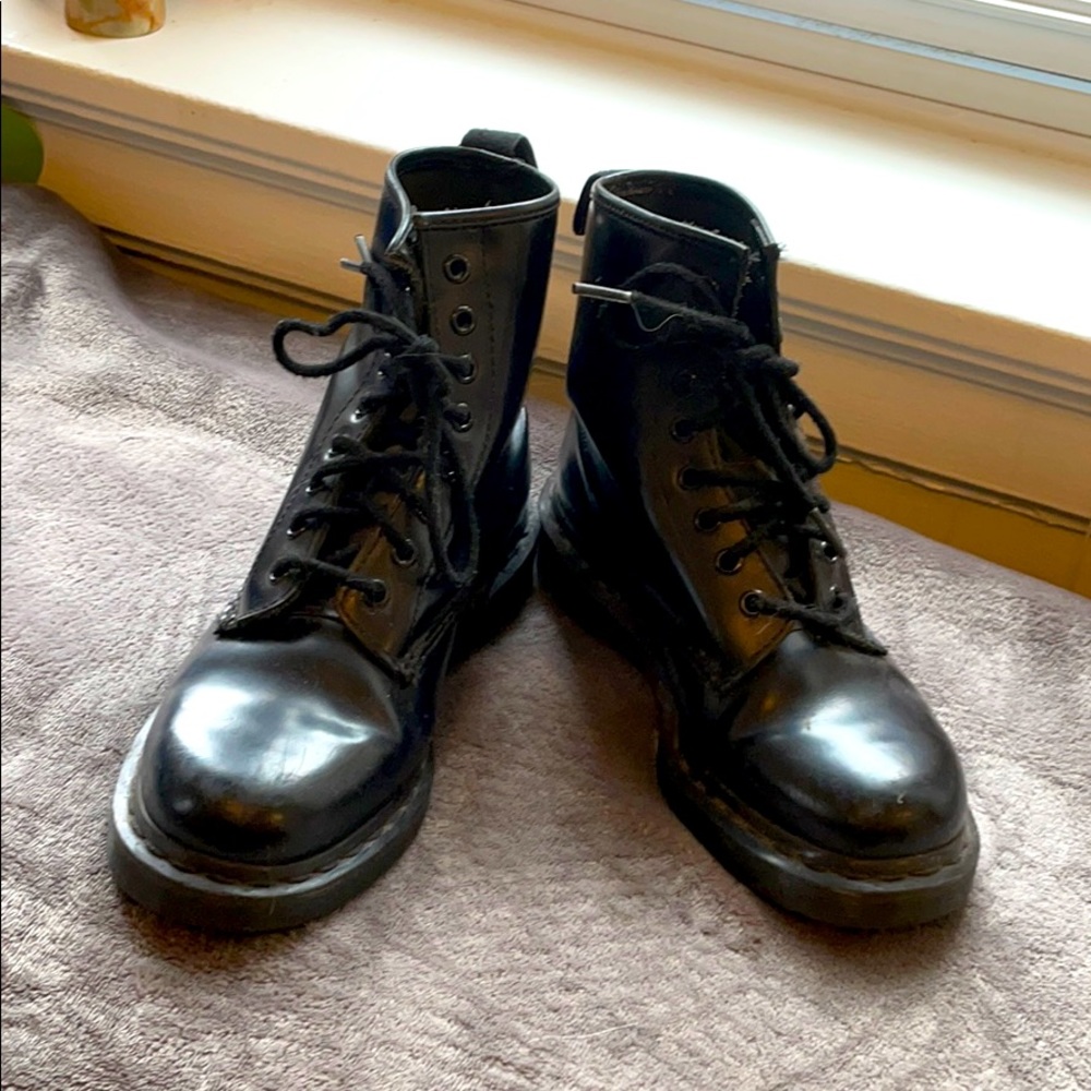 Mate black doc martins size 7